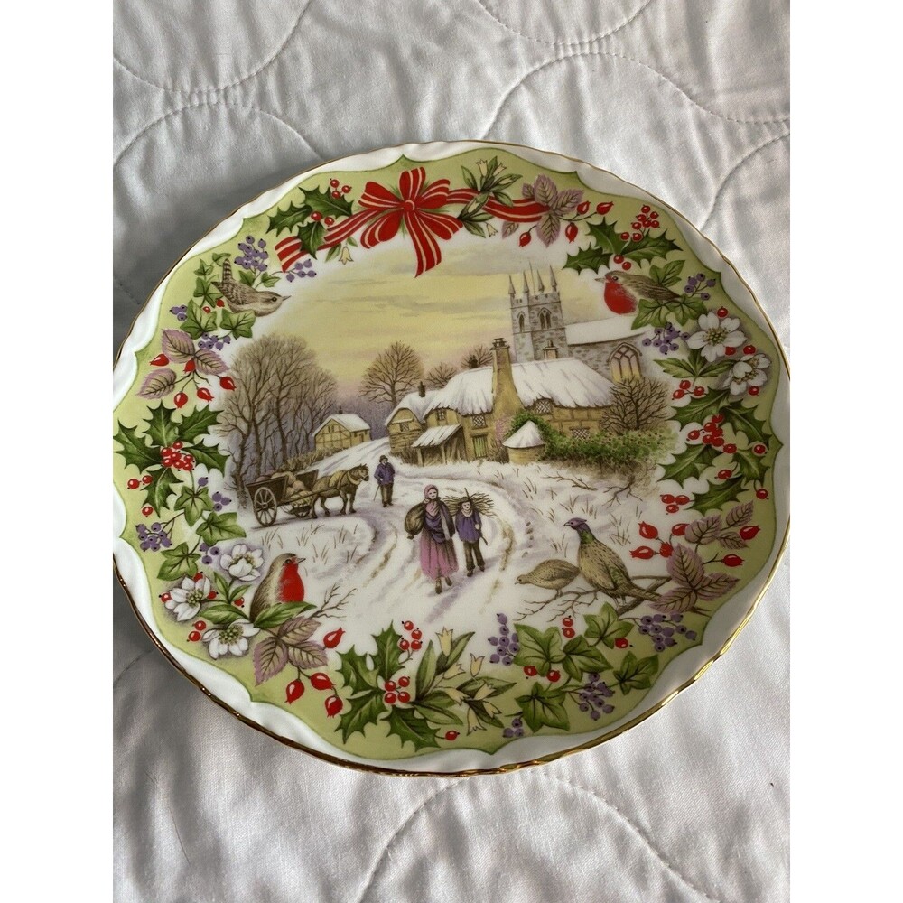 Royal Albert 1996 Gathering Winter Fuel Bone China 8.5” Collector Plate